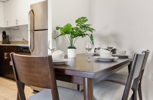 Longwood Apartment | 2bd/1.5ba Next to BU 3791