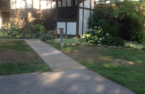 Bellaire Condo | 2bd 2 bath in Bellaire right on Shanty Creek close to golf,skiing,trails,beaches