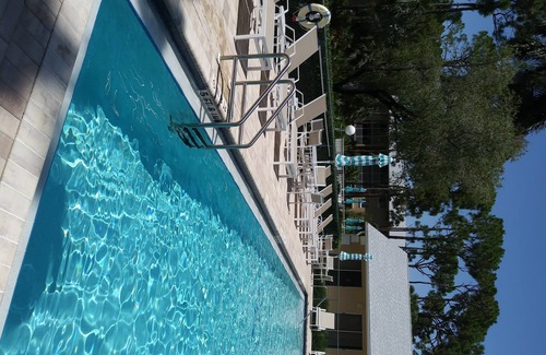 East Naples Condo | 2bd 2BA 1100 Sq Ft Fully Furnished Condo. 2 Pools. New laminate flooring.