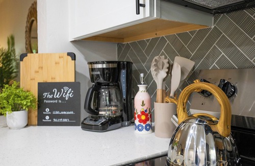 Montgomery Condo | 2bd/2ba Condo * Pool * Renovated * Dogs Welcome * Condo in Savannah*30+ day stay