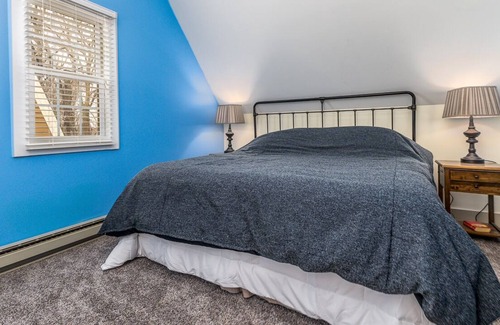 The Galena Territory Cottage | 2BD/2BA Cottage w/ Clubhouse access including pools, spa, game room. W/D in unit