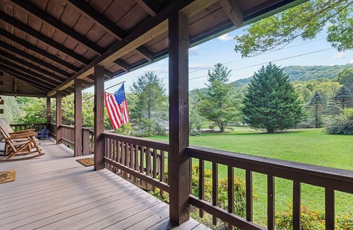 Hemphill Heights Cabin | 2BD 2BA Cozy Log Cabin, Easy Paved Access, View, Gas Log, Hot Tub, Wifi Pond