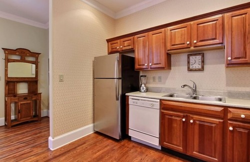 Historic District - North Hotel | 2bd, 2ba Historic District and River Street-Walk to Everything!