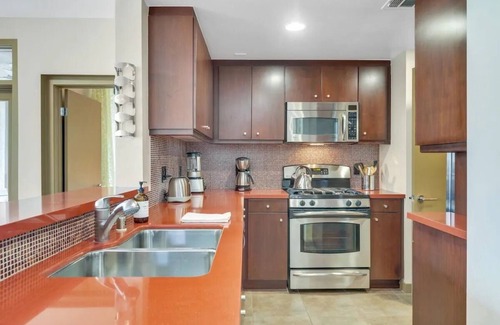 Palm Springs House | 2bd/2ba Townhouse with Stunning Mountain Views