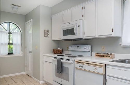 Branson Condo | 2BD 2BA WALK-IN CONDO INDOOR/OUTDOOR POOL HOT TUB