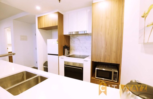 Phillip Apartment | 2bd 2bth - Chic Apt in Woden CBD