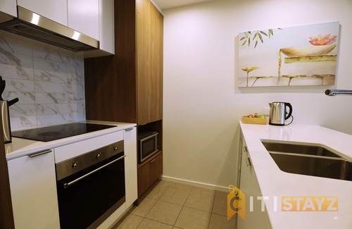 Phillip Apartment | 2bd 2bth - Chic Apt in Woden CBD
