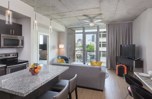 Civic District Resort | 2BD/Austin - Full Kitchen, W/D, Balcony, Fire Pit!