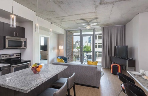 West End Condo | 2BD/Austin with 2 Baths and Rooftop Pool!