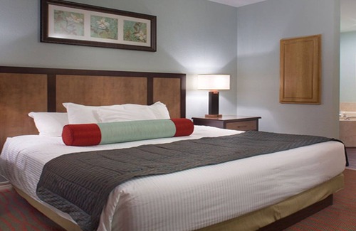 Table Rock Hotel | 2BD Deluxe/Branson - w/Pools, Barbecue, Gym!