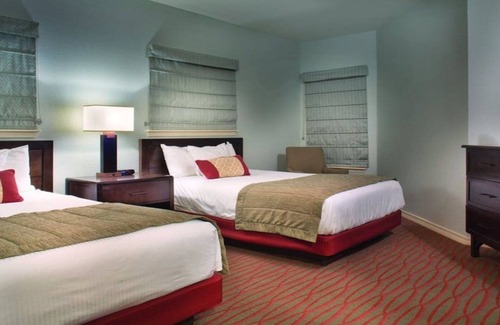 Table Rock Hotel | 2BD Deluxe/Branson - w/Pools, Barbecue, Gym!