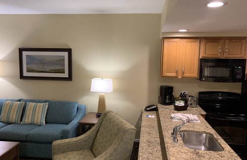 Table Rock Hotel | 2BD Deluxe/Branson - w/Pools, Barbecue, Gym!