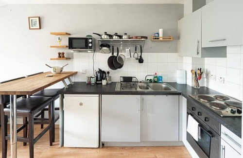 Wimbledon Apartment | 2BD Flat by Common and Village - Wimbledon, Zone 3