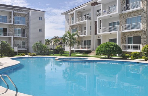 La Esplanada Apartment | 2BD groundfloor condo perfect for seniors no parties, no street girls, no pets
