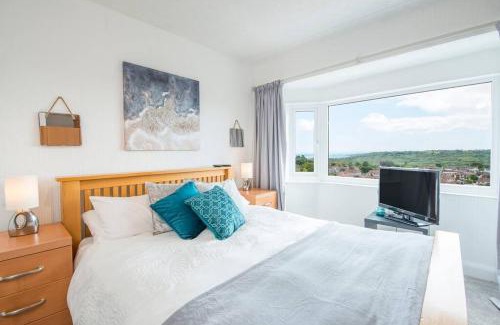 Killay House | 2BD Holiday Home Stunning views of the Sea & Gower
