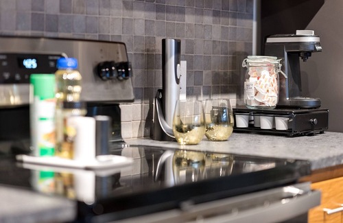 Cleveland Bed & Breakfast | 2BD Industrial Style Loft in Downtown Cleveland!