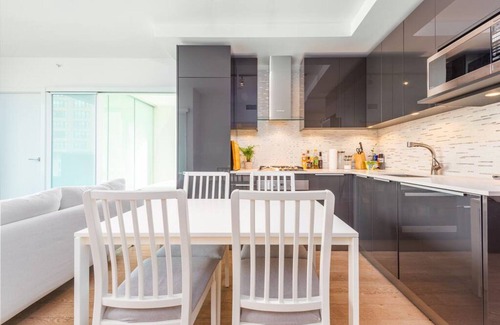 Downtown Vancouver Apartment | 2BD Modern Condo in Downtown Vancouver!