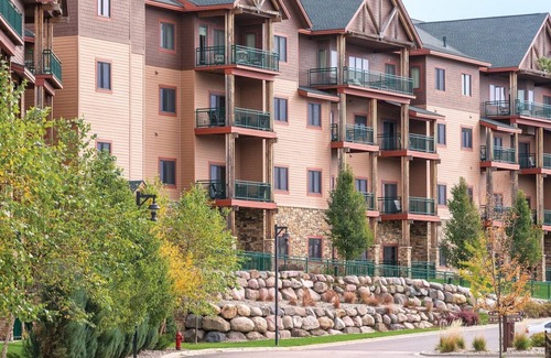 Lake Delton Condo | 2BD/Wisconsin Dells - Access to Water Parks!