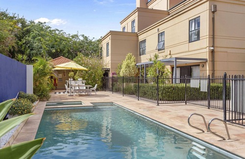 Northbridge Apartment | 2BDR 1BTH - Central James St Apartment