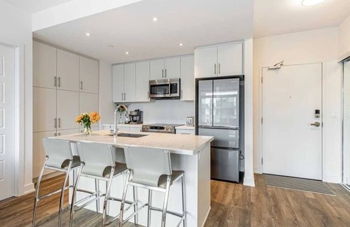 Innisfil Condo | 2BDR Condo at Friday Harbour with Beach Club pool access