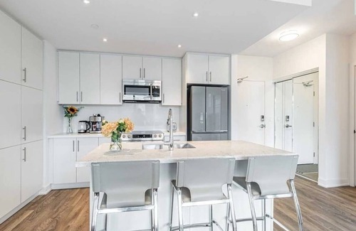 Innisfil Condo | 2BDR Condo at Friday Harbour with Beach Club pool access