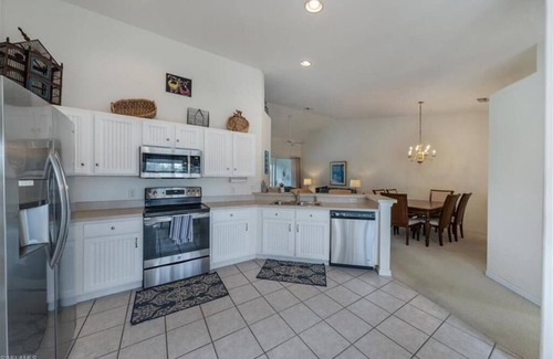 Bonita Springs Condo | 2bed/2 bath Condo with Stunning Lake & Golf Views