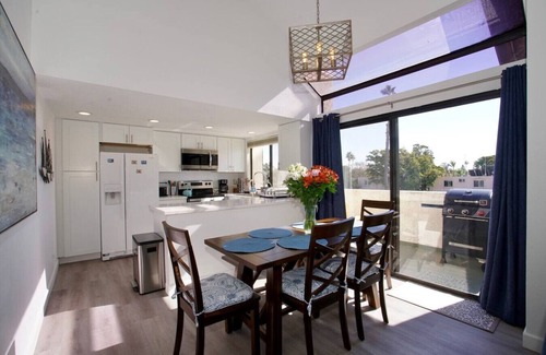 Crown Point Apartment | 2Bed 2Bath APT walking distance to BEACH and BAY i