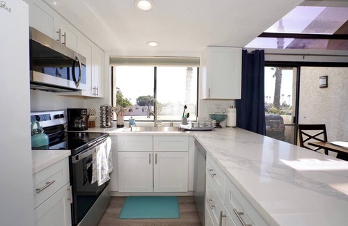 Crown Point Apartment | 2Bed 2Bath APT walking distance to BEACH and BAY i