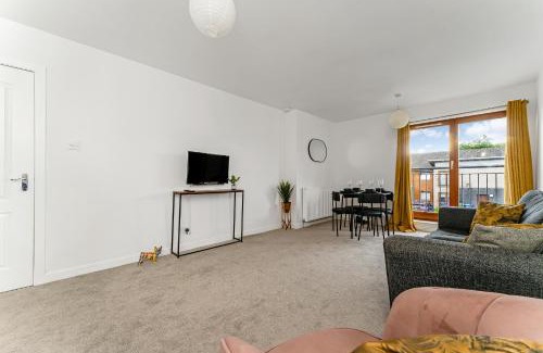 East End Apartment | 2Bed City Central East End Gem