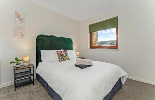 East End Apartment | 2Bed City Central East End Gem