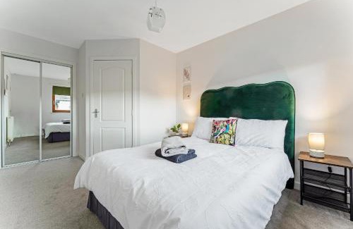 East End Apartment | 2Bed City Central East End Gem
