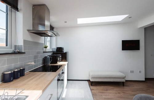 Warrington Apartment | 2Bed Executive Pad by Traboule Properties LTD