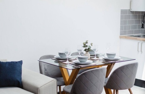 Warrington Apartment | 2Bed Executive Pad by Traboule Properties LTD