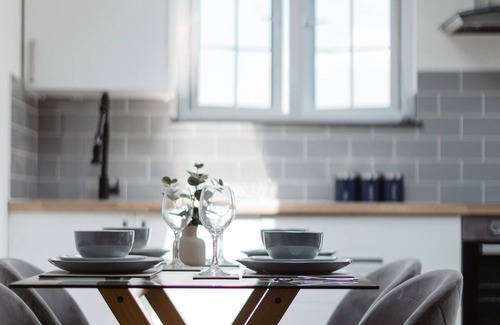 Warrington Apartment | 2Bed Executive Pad by Traboule Properties LTD