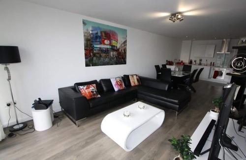 Stratford and New Town Apartment | 2Bed near Stratford