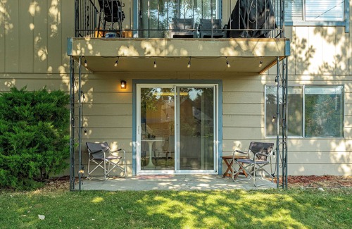 Northtown Apartment | 2Bed Spokane Grnd Floor Unit – A/C, In-Unit Laundry, Parking, King&Queen Beds!