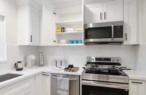 Monrovia House | 2Bedroom/1Bath/Safe/DTLA/Pasadena/Hollywood