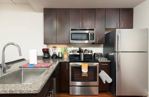 Center City West Apartment | 2Bedroom 2 Bath Apartment in the Heart of Philadelphia