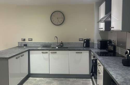Liverpool City Centre Apartment | 2Bedroom 2Bathroom City Centre Apartment Close To Train Station,Starbucks,Shops