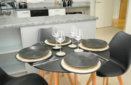 Liverpool City Centre Apartment | 2Bedroom 2Bathroom City Centre Apartment Close To Train Station,Starbucks,Shops