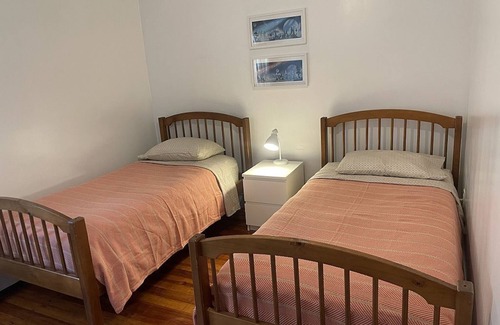 Somerville House | 2Bedroom Apt on 3rd Floor - with Parking