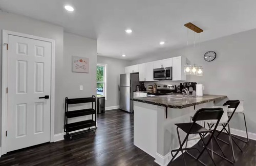 St. Joseph Apartment | 2BR/1.5BA Apt Pets OK, Laundry, Near Univ & Mosaic