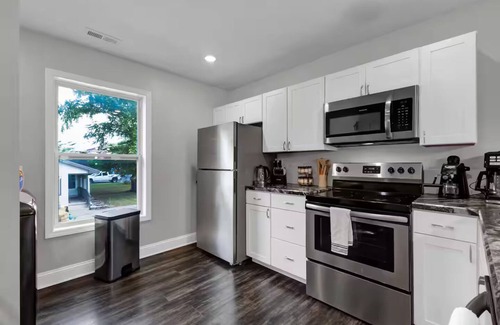St. Joseph Apartment | 2BR/1.5BA Apt Pets OK, Laundry, Near Univ & Mosaic