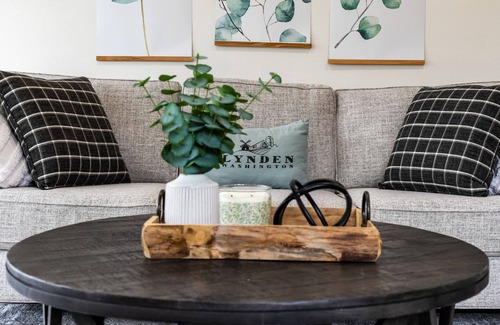 Lynden House | 2Br/1Ba cozy home in downtown Lynden