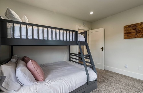 Lynden House | 2Br/1Ba cozy home in downtown Lynden