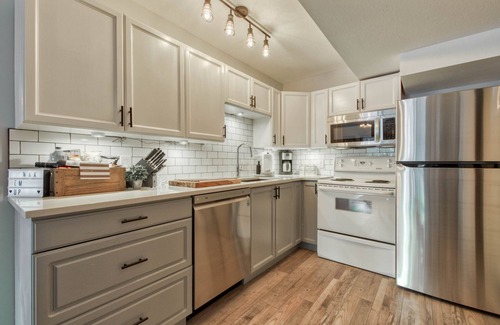 Fairways Ski Chalet | 2BR/1BA Suite: Ski In/Hot Tub/Amazing Views!
