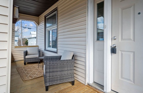 Cincinnati House | 2Br, 1Bth Dutch Colony Revival-10 minutes from downtown Cincy