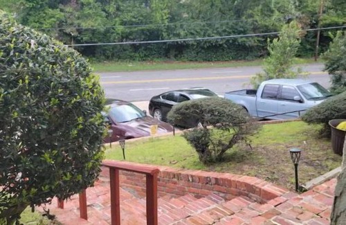 Columbus House | 2Br, 2.5 Bath, Townhouse with 3 beds.