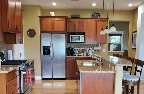 Acme House | 2BR/2.5BA Resort Home-Golf, Swim, Play in NMI. Great Discounts for Long Stays!