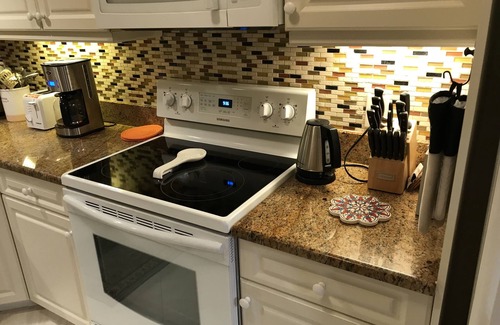 Naples Condo | 2BR/2BA at Falling Waters Davis Blvd